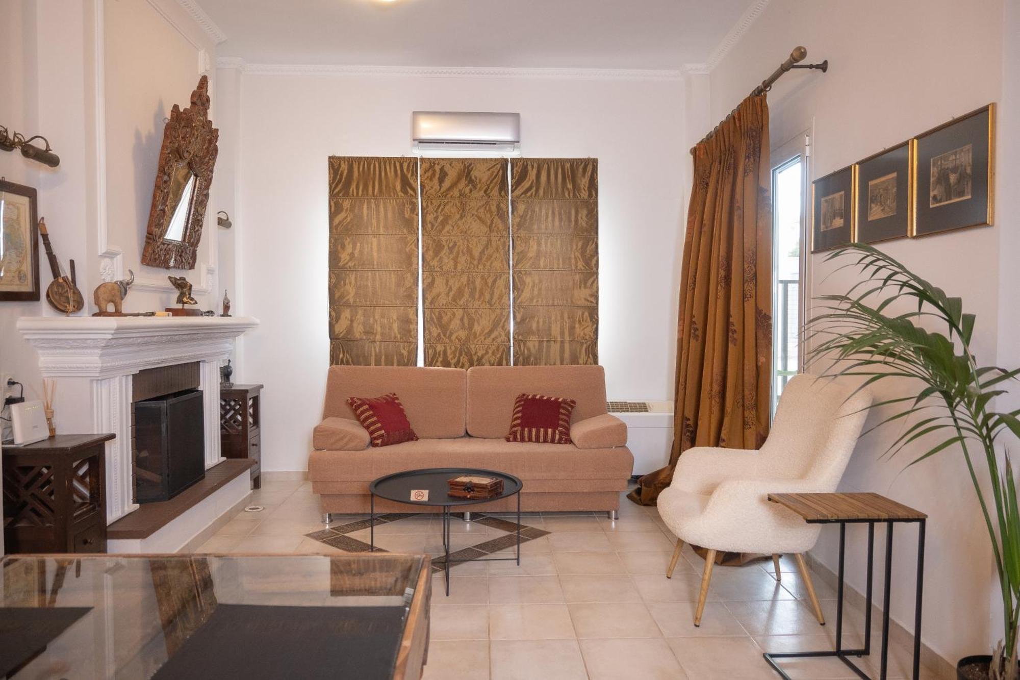 Apartment μονοκατοικία με κήπο στη θάλασσα. Corinth