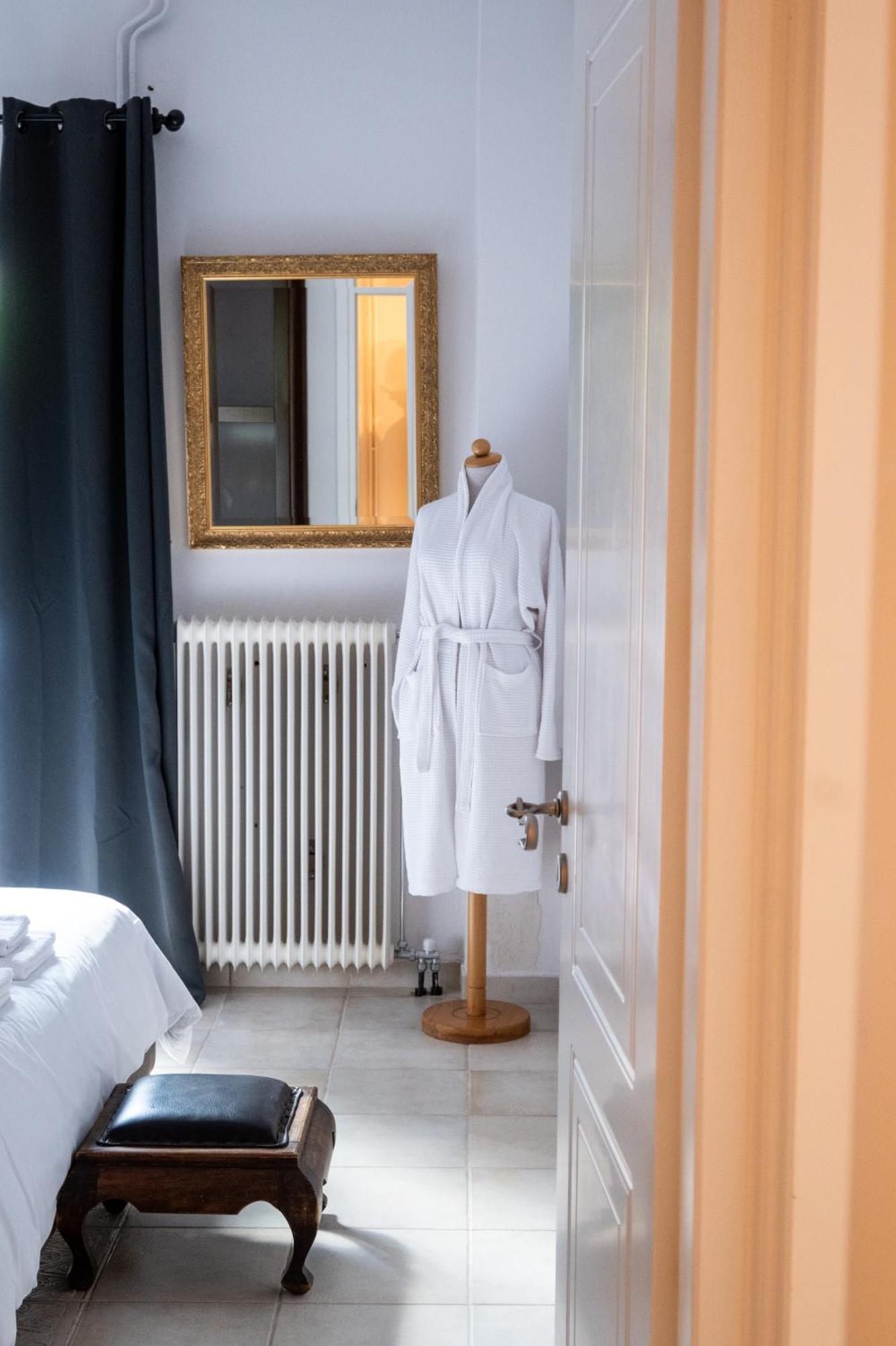 Apartment μονοκατοικία με κήπο στη θάλασσα. *
